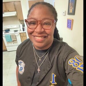 Meet your Posher, Veronica